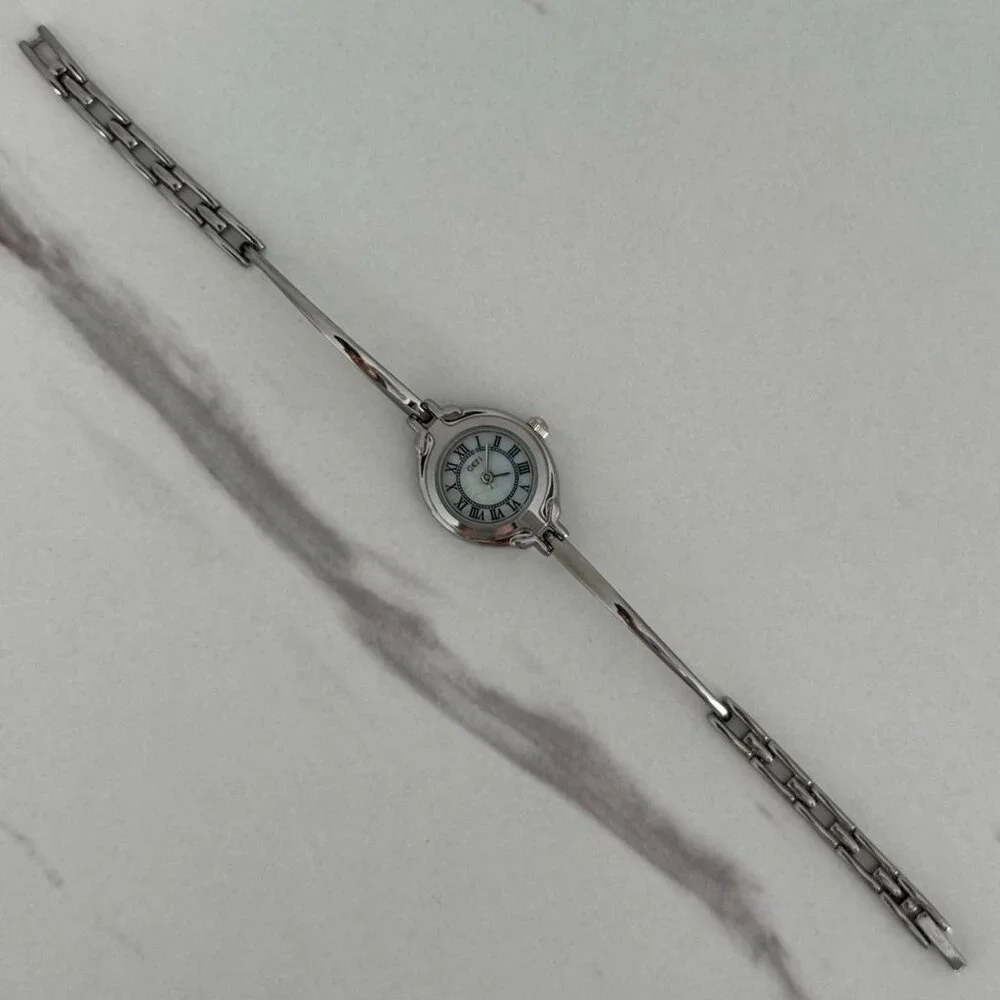 Sku:0203‎ Retro Silver baby blue Watch + in a gift box+ tool for reducing strap